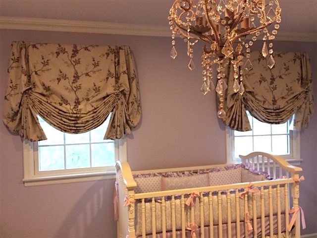 Balloon Shades With Tails For Baby's Bedroom