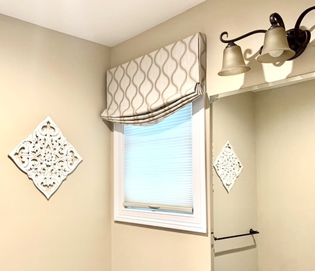 Shaped Bottom Roman Valance in Guest Bathroom