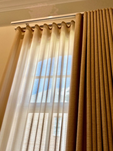 Ripplefold Sheers and Drapes on a Kirsch Architrac Double Rod
